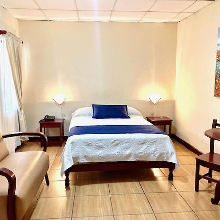 Hotel D'Mario Lago Agrio Bagian luar foto