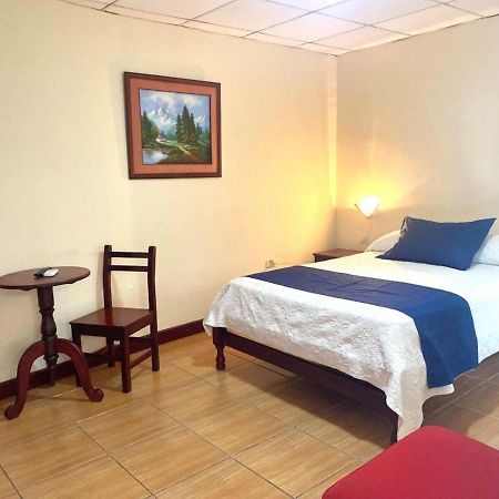 Hotel D'Mario Lago Agrio Bagian luar foto