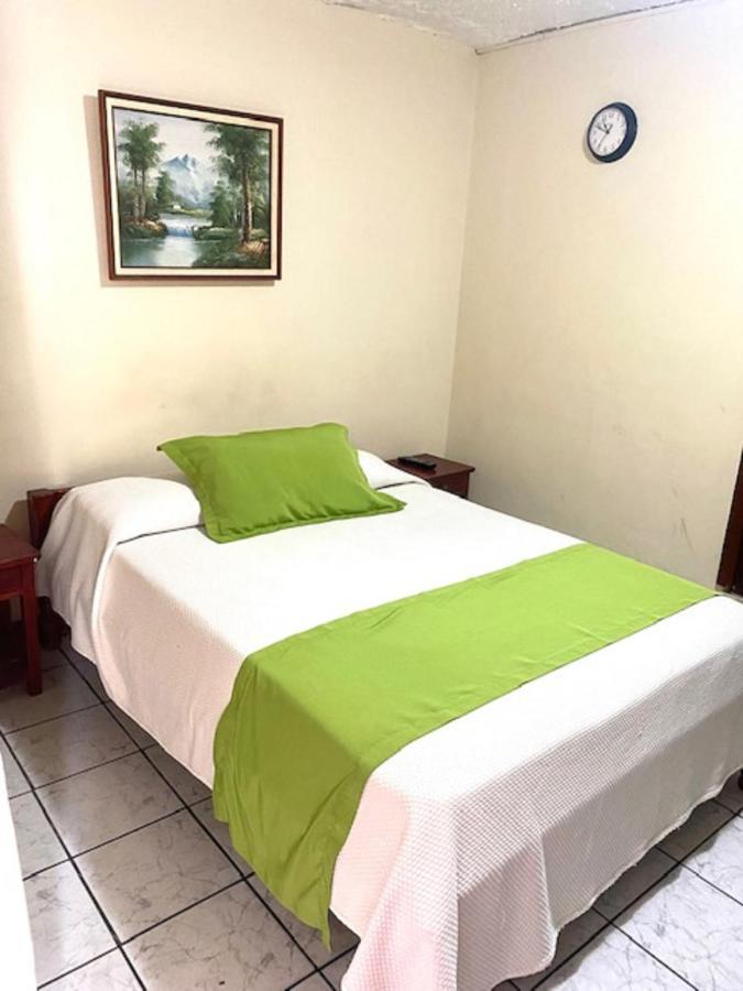 Hotel D'Mario Lago Agrio Bagian luar foto
