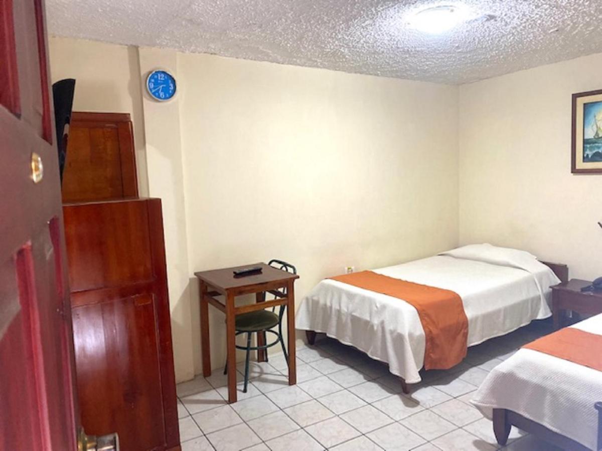 Hotel D'Mario Lago Agrio Bagian luar foto
