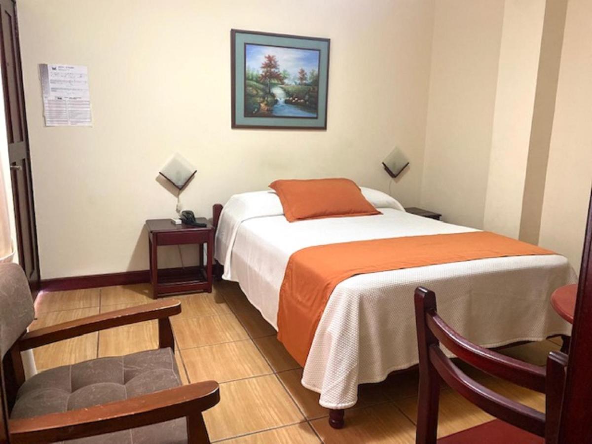 Hotel D'Mario Lago Agrio Bagian luar foto