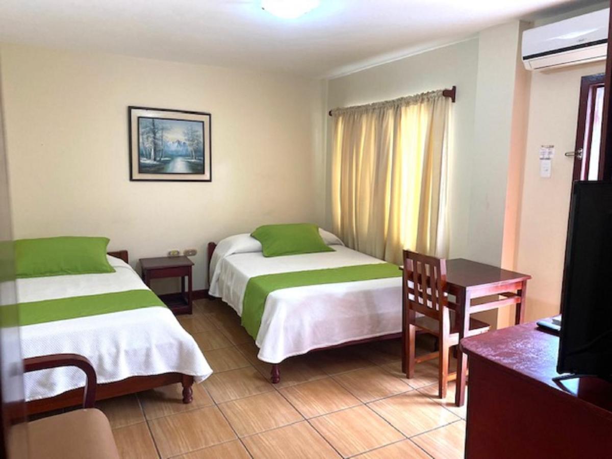 Hotel D'Mario Lago Agrio Bagian luar foto