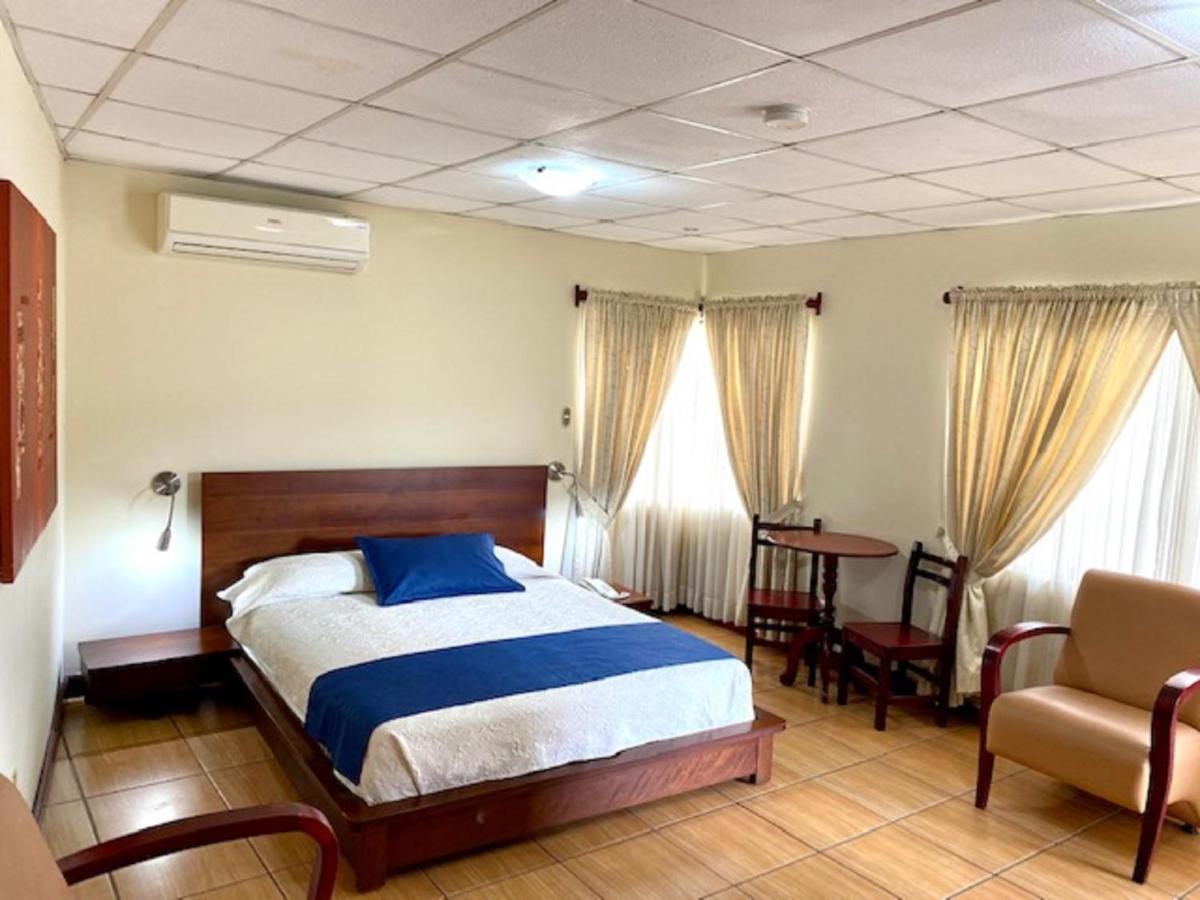 Hotel D'Mario Lago Agrio Bagian luar foto
