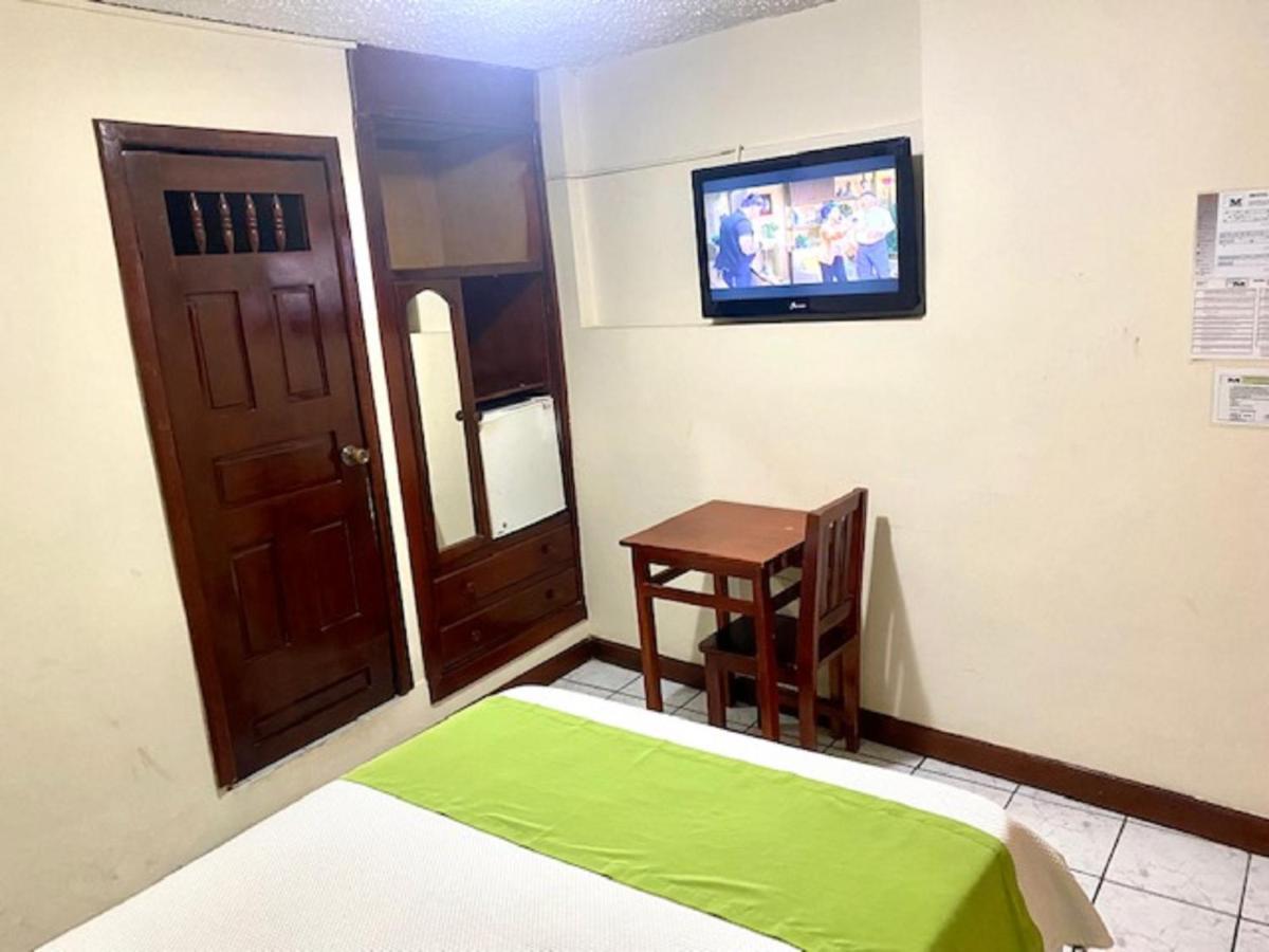 Hotel D'Mario Lago Agrio Bagian luar foto