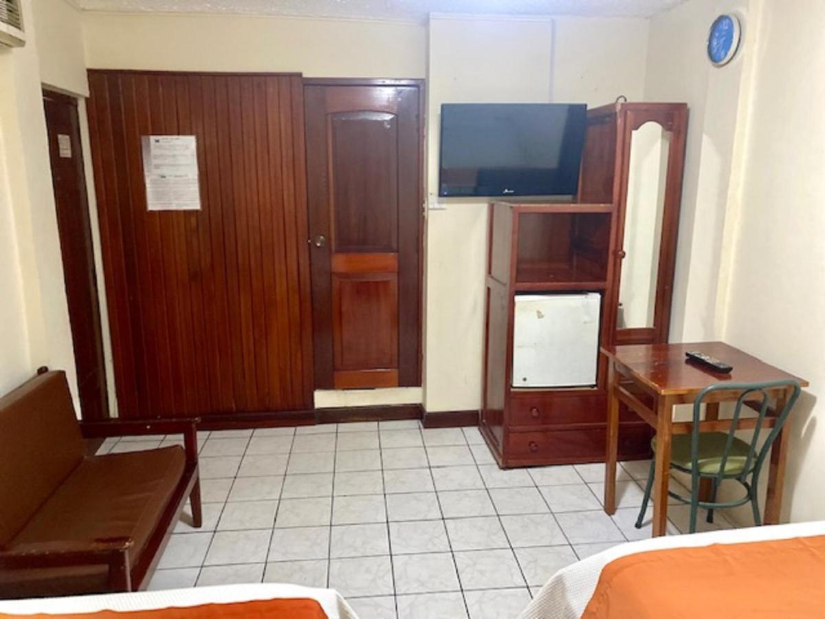 Hotel D'Mario Lago Agrio Bagian luar foto