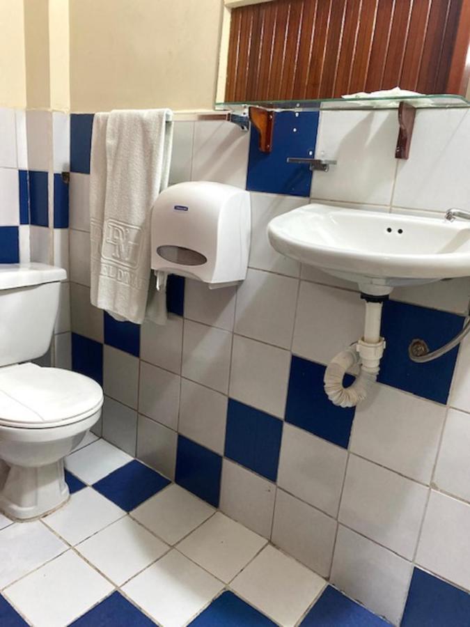 Hotel D'Mario Lago Agrio Bagian luar foto
