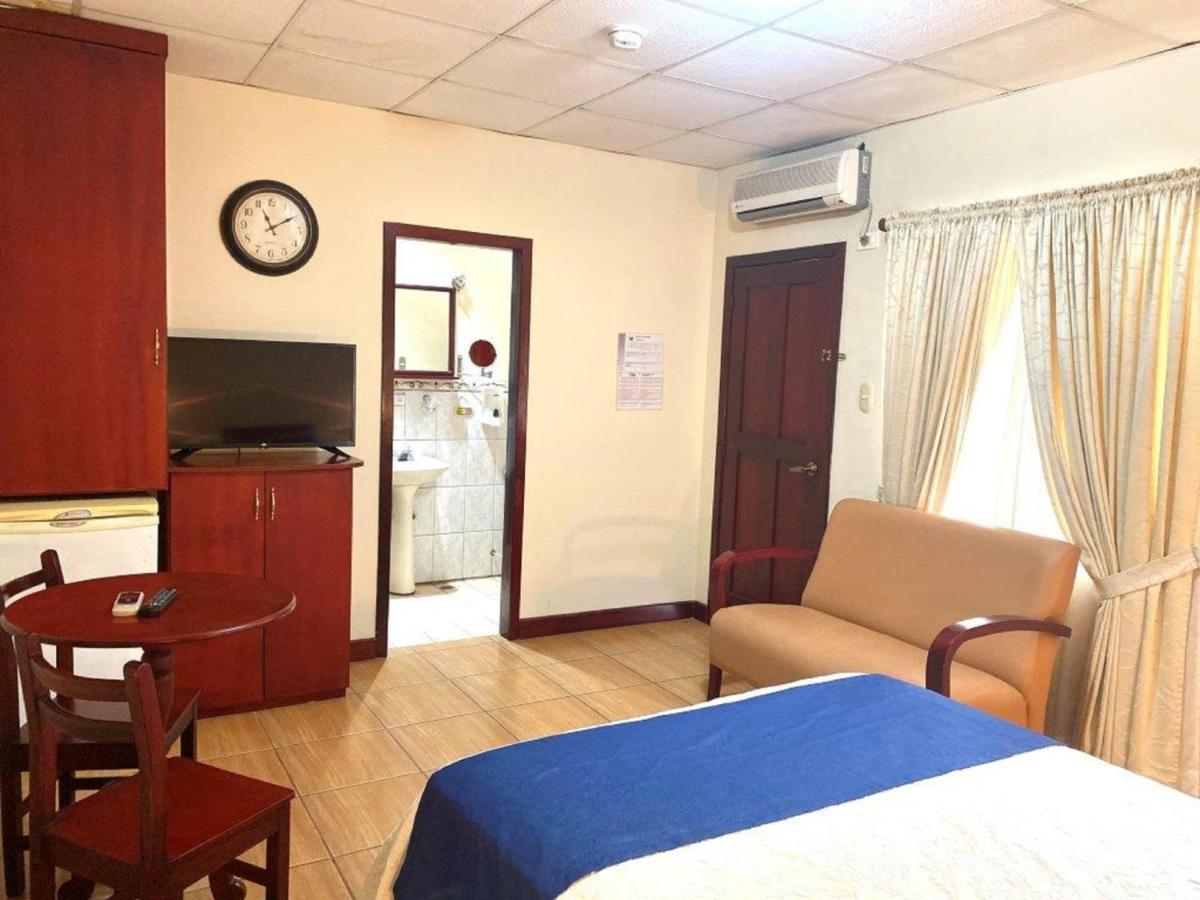 Hotel D'Mario Lago Agrio Bagian luar foto
